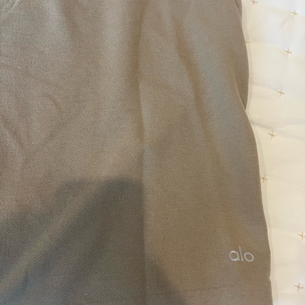 ALO Yoga Men's Athletic Tan Shorts - Picture 4 of 6